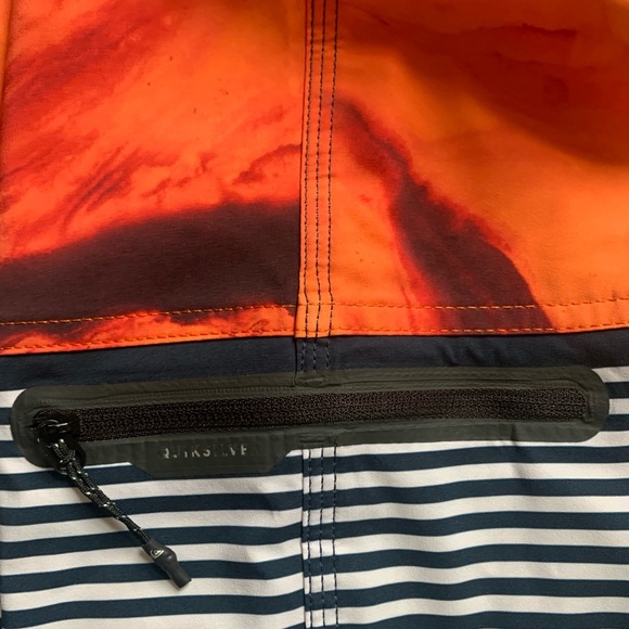 Quiksilver Men’s Swim Trunks 🌊 - Picture 4 of 5